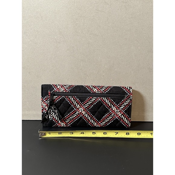 vera bradley wallet magnetic closure‎ - Picture 2 of 3